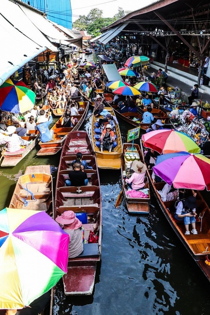 van service bangkok mini van service thailandvan service bangkok mini van service thailand Pick up from Bangkok City Tour, one day trip, Damnoen Saduak Floating Market, Maeklong Railway Market, Pang Chang, Damnoen Saduak.